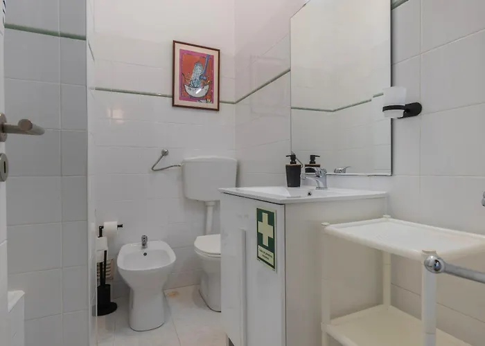 Seaside Getaway With Balcony By Lovelystay Apartmán Almada