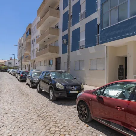 Seaside Getaway With Balcony By Lovelystay Almada